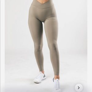 Surface Power Legging